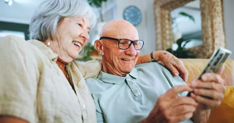 How to Qualify for a Free Phone for Seniors​